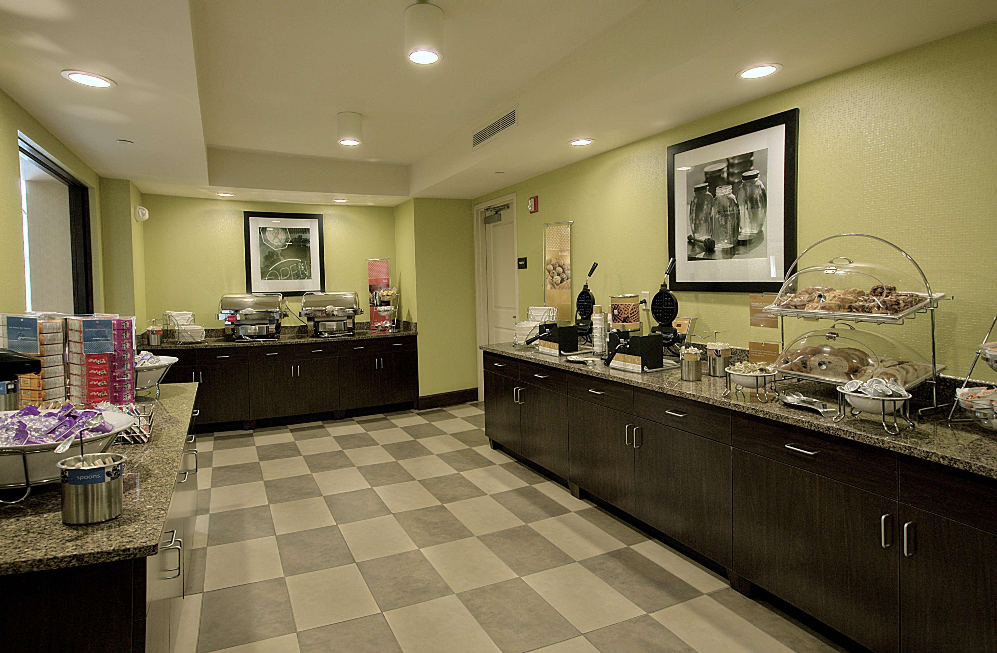 Hampton Inn Asheville-Tunnel Road Restaurant photo